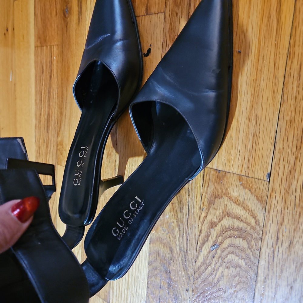 Gucci kitten pump